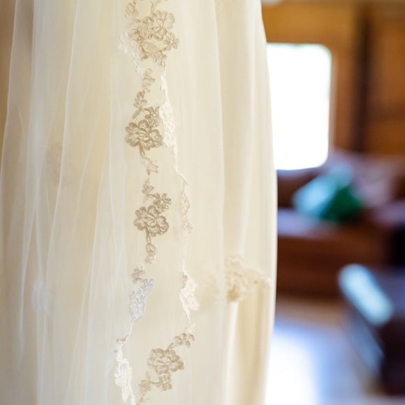 Veil, cathedral length - Picture 3 of 3